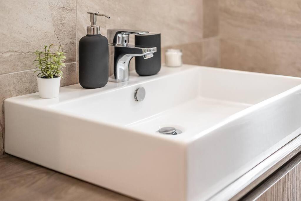 Carrobbio'S Nest - Elegant With Wifi And Netflix Apartment Milano Ngoại thất bức ảnh